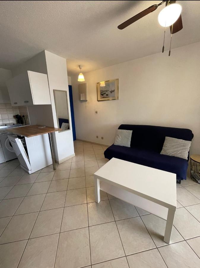 Charmant Appartement A Quelques Metres De La Plage Ла Лонд-ле-Мор Екстериор снимка
