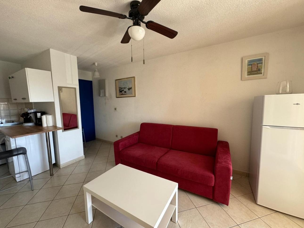 Charmant Appartement A Quelques Metres De La Plage Ла Лонд-ле-Мор Екстериор снимка
